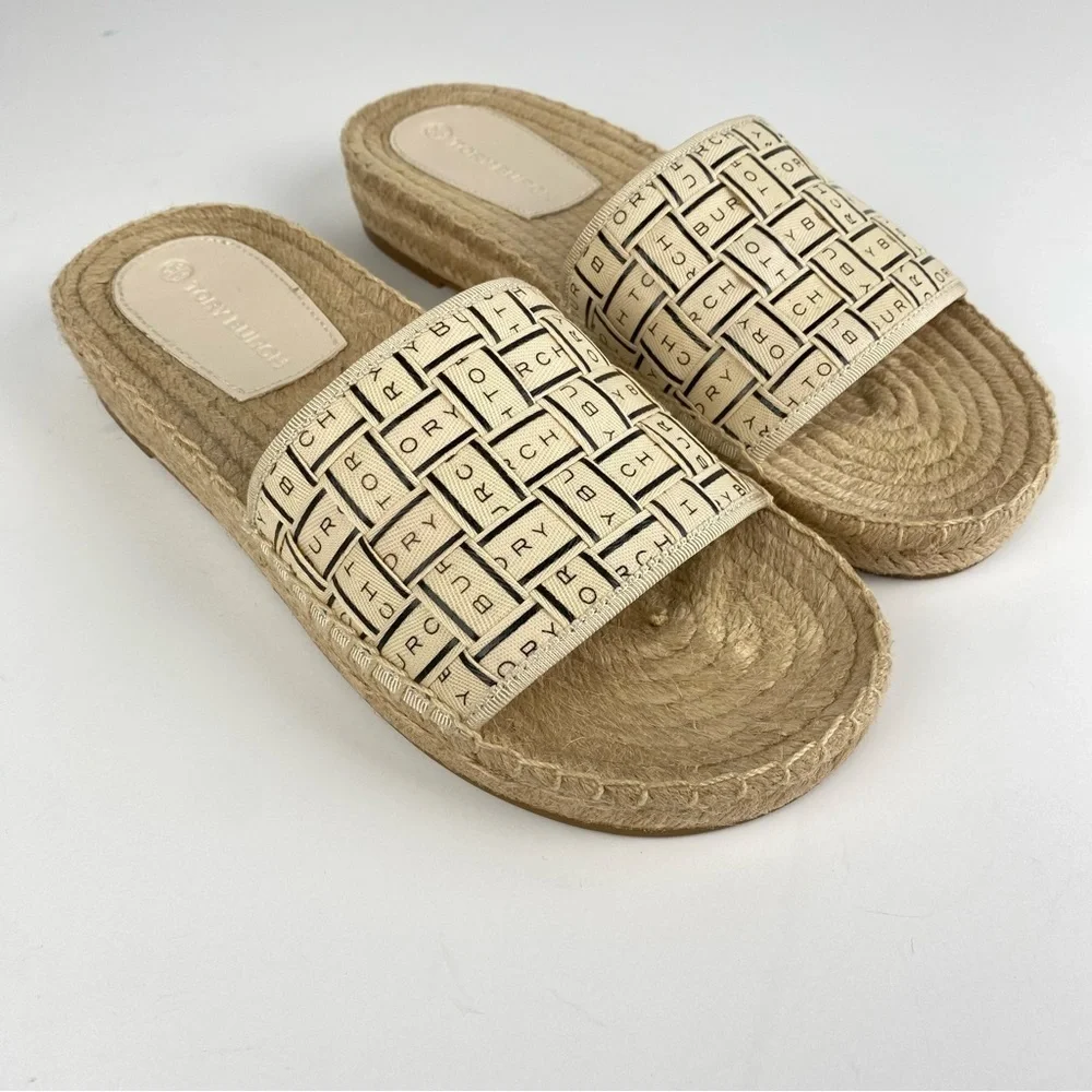 HOST PICK 🎉 TORY BURCH ‘TORY’ WOVEN SLIDES